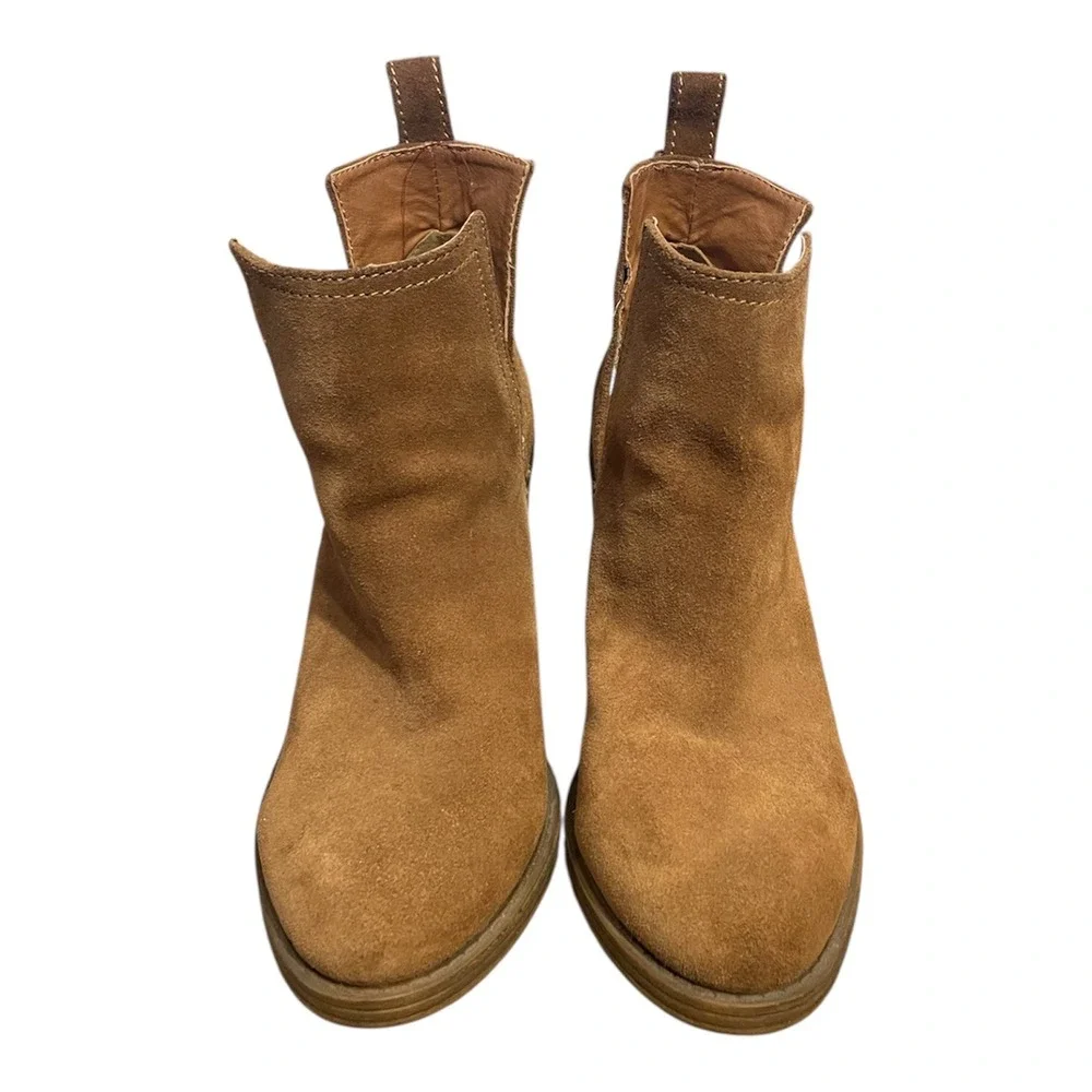 Steve Madden Sharini Tan Suede V-Cut Ankle Boots Block Heel‎ Womens 7M